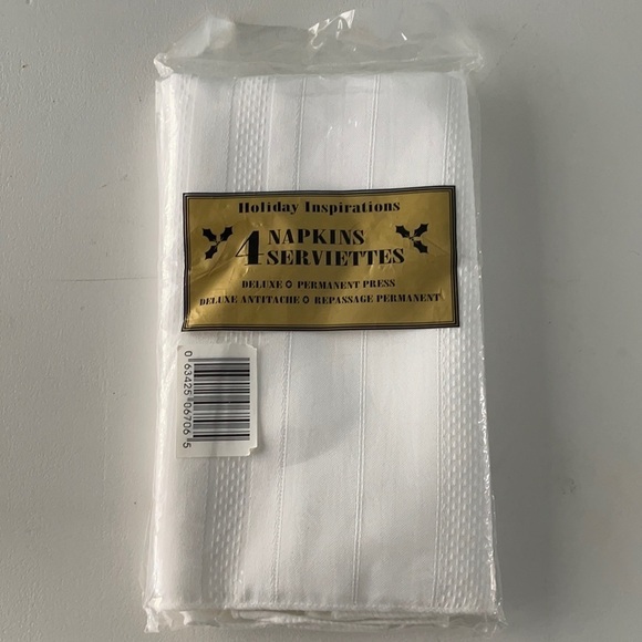 Four White Napkins Deluxe -Holiday Inspiration - Picture 4 of 4